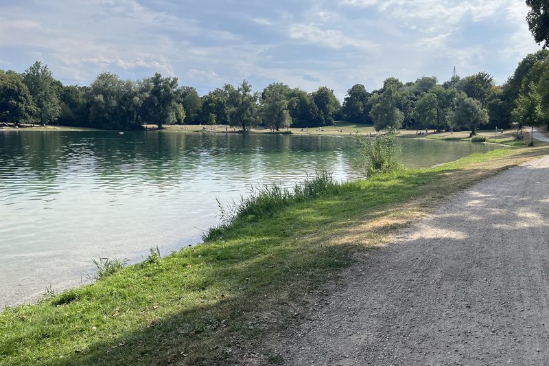 Uferweg am Feringasee bei Unterföhring